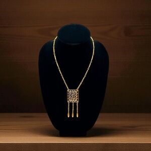 Vintage Monet Gold Tone Link Necklace Asian Style Pendant 24" Mint Condition!